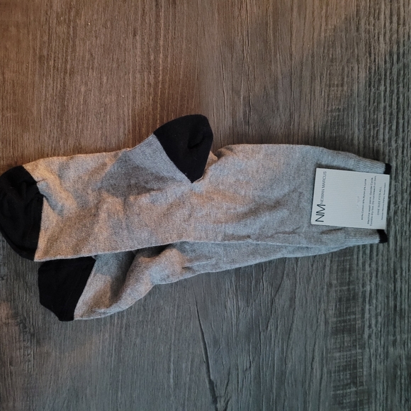 Neiman Marcus socks - Picture 2 of 4